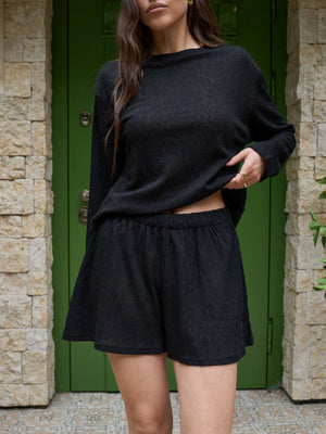 Black lace shorts from the MUSSONY summer collection