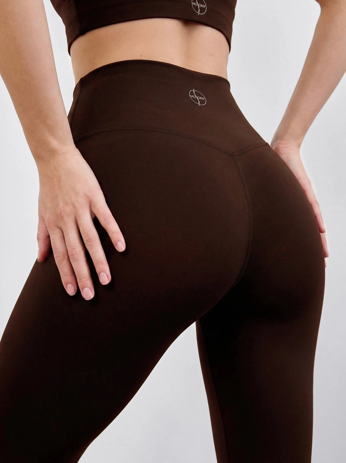 High-Waist Leggings – Schokobraun