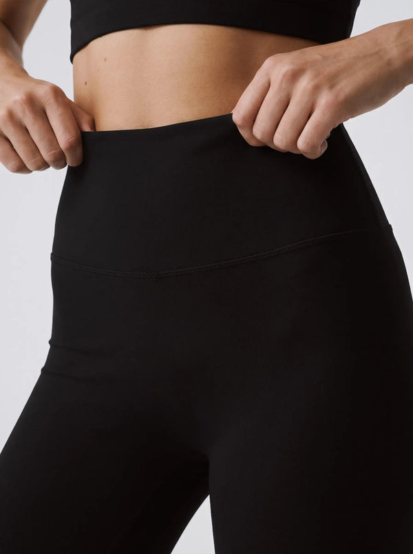 High-Waist Leggings – Schwarz