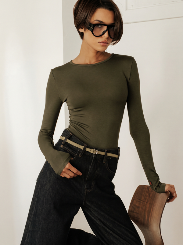 MUSSONY Lyocell Long Sleeve in Dark Green — fitted long-sleeve top in 95% lyocell, look 5