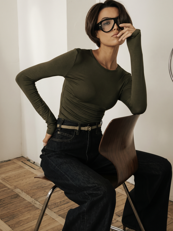 MUSSONY Lyocell Long Sleeve in Dark Green — fitted long-sleeve top in 95% lyocell, look 2