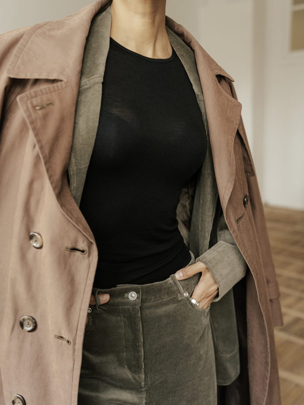MUSSONY Lyocell Long Sleeve in Black — fitted long-sleeve top in 95% lyocell, look 5