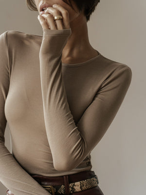 MUSSONY Lyocell Long Sleeve in Mocha — fitted long-sleeve top in 95% lyocell, look 5