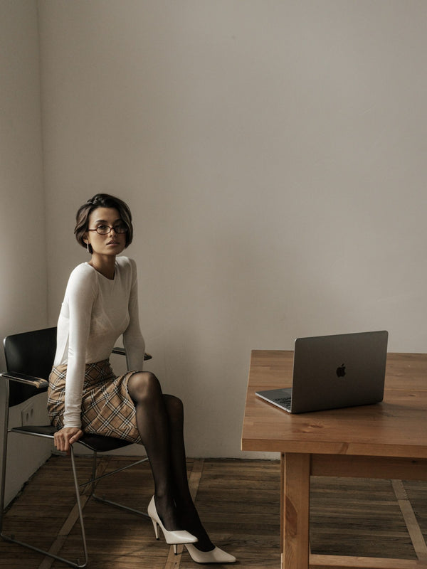 MUSSONY Lyocell Long Sleeve in White — fitted long-sleeve top in 95% lyocell, look 4