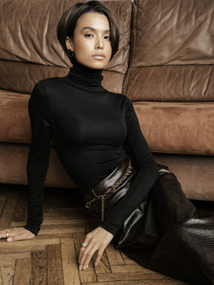MUSSONY Lyocell Turtleneck in Black — fitted turtleneck in 95% lyocell, look 2