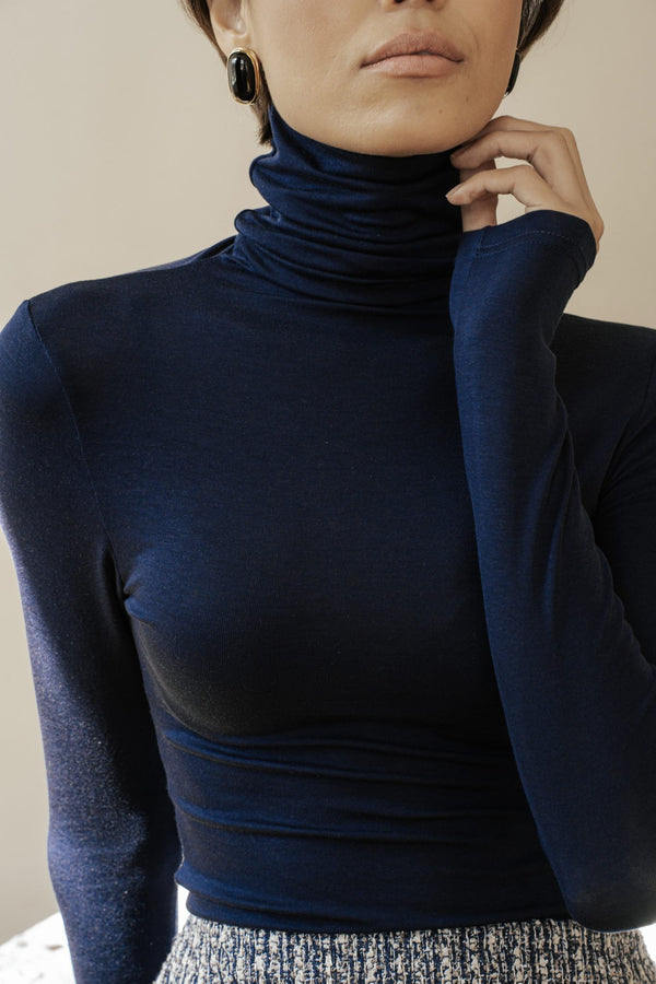 MUSSONY Lyocell Turtleneck in Navy — fitted turtleneck in 95% lyocell, look 1